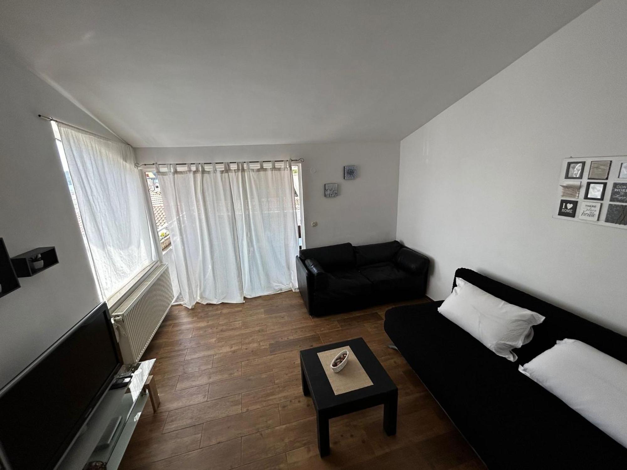 Apartments Petrovic พิโรวัซ ภายนอก รูปภาพ